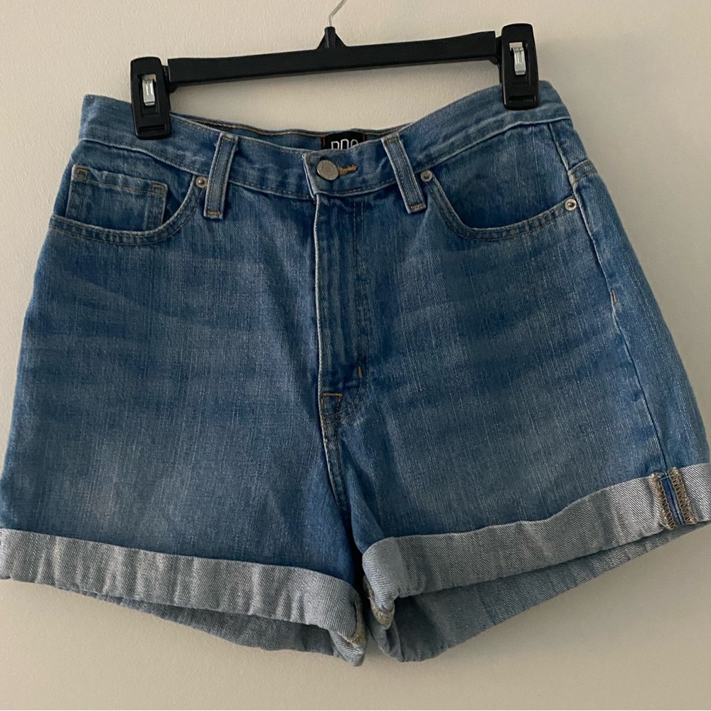 Urban Outfitters Mom High Rise Shorts size 28